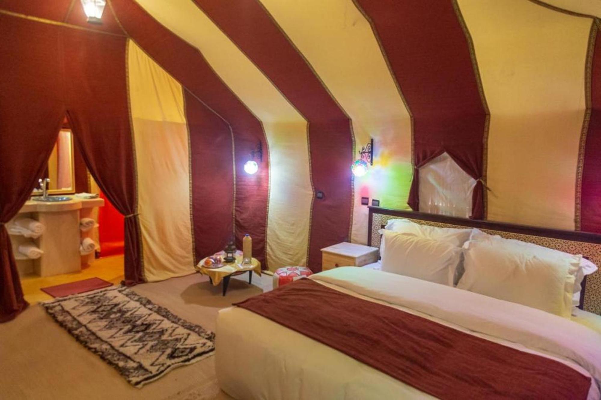 Zahra Luxury Desert Camp 梅尔祖卡 外观 照片